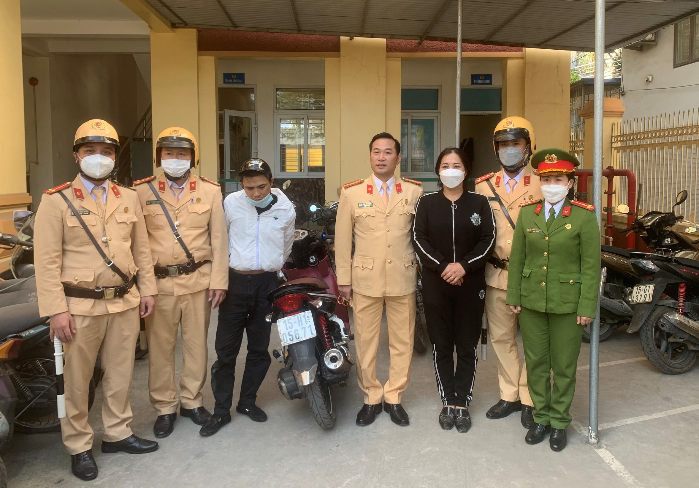 Đội CSGT -TT Công an quận Hồng Bàng: Bắt giữ đối tượng cướp giật dây chuyền